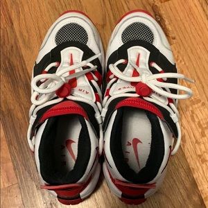 Nike Air Swoopes 7.5